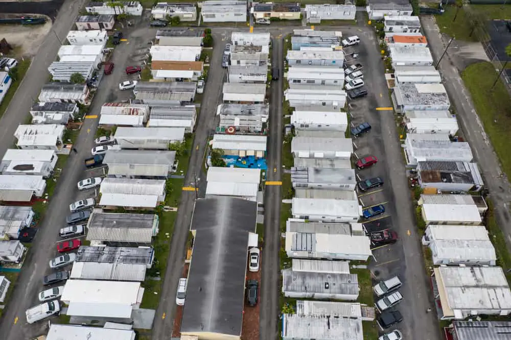 What Are the Pros and Cons of Living in a Mobile Home Park? Mobile