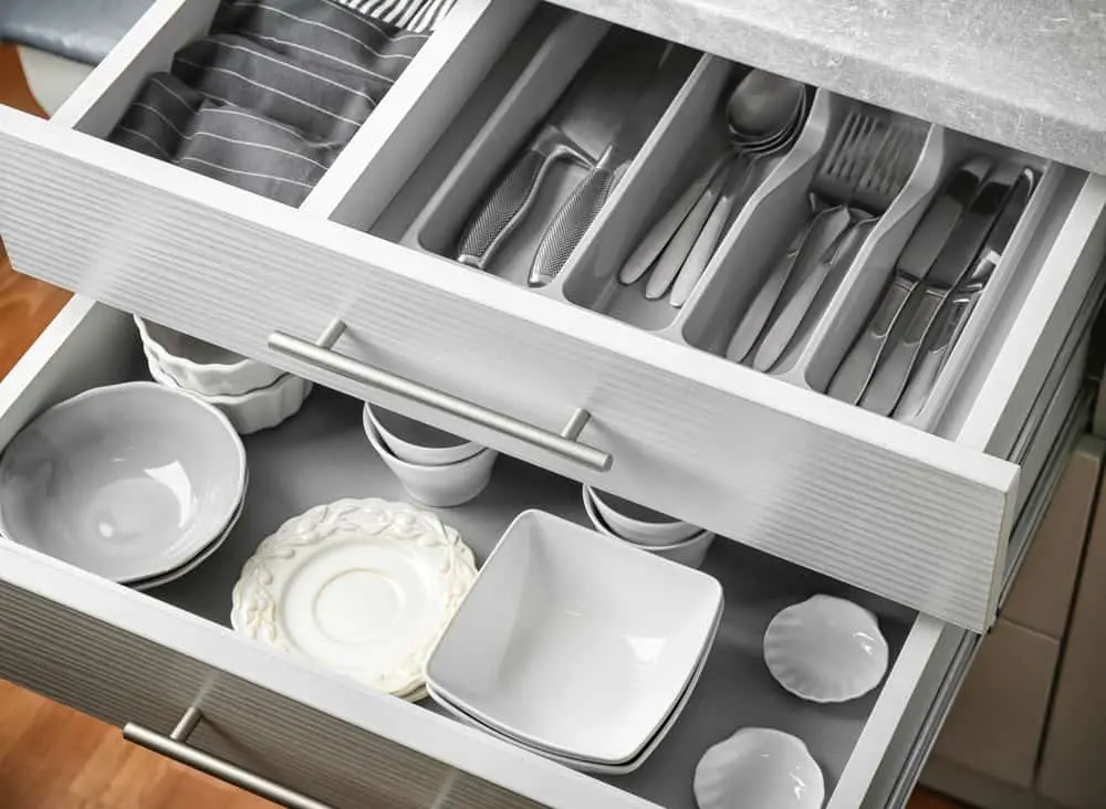 What Should You Keep In The Kitchen Drawers?