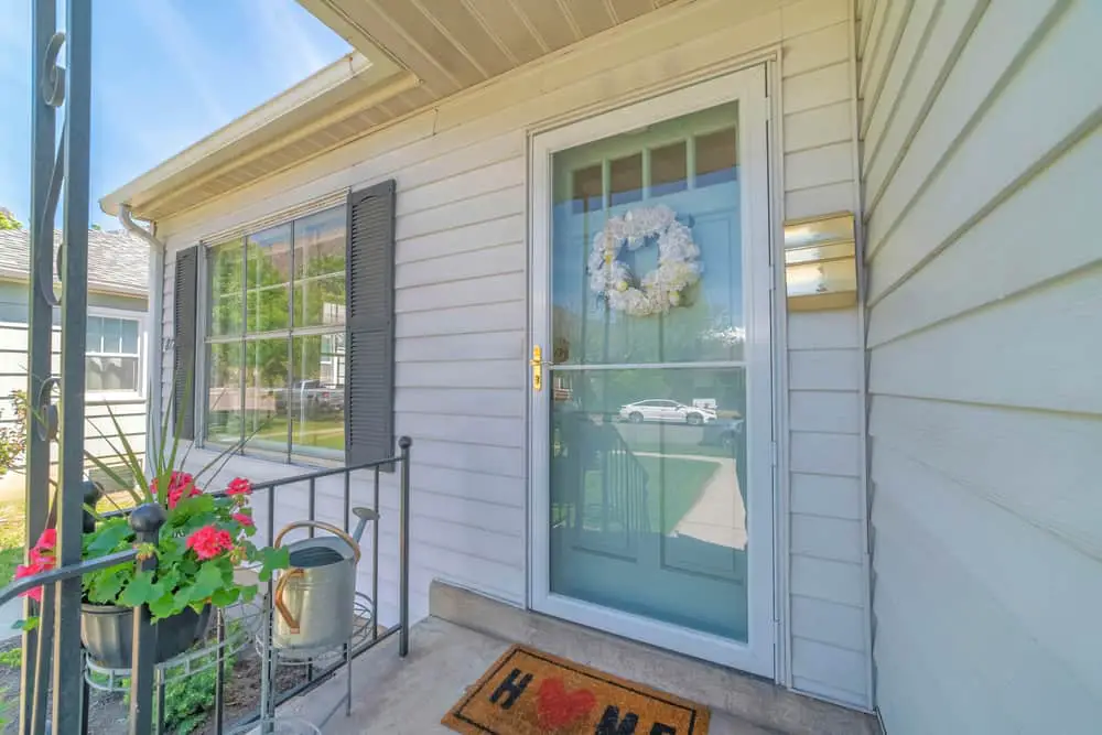 Should You Add A Storm Or Screen Door To Your Mobile Home?