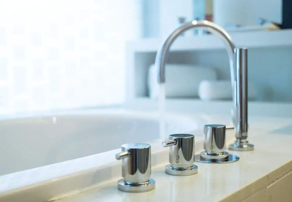 Is It Safe To Drink Water From The Bathtub Faucet?