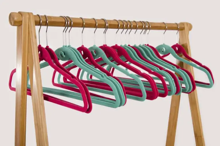 Can You Hang Damp Clothes On Velvet Hangers?