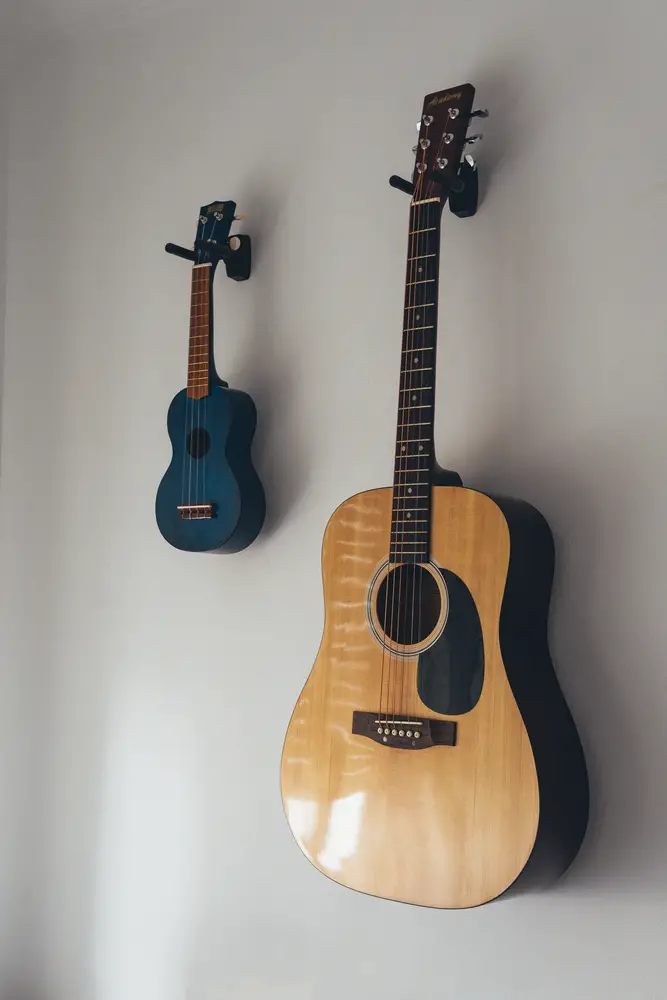 are guitar wall hangers good or bad