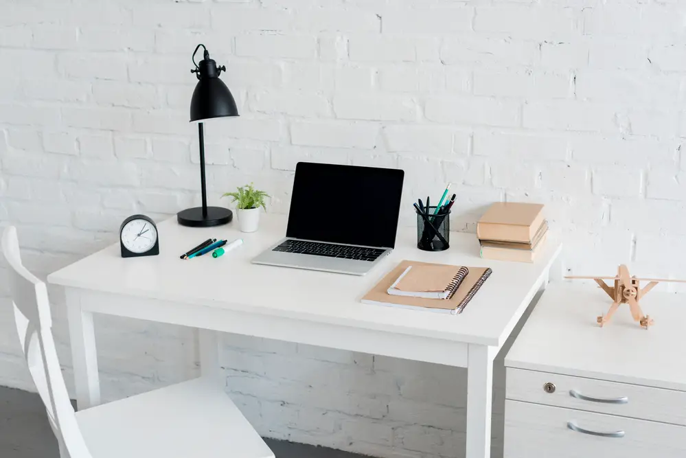 Should Your Desk Face The Wall or Door?