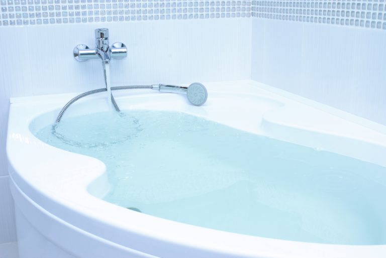 Why Do You Need to Fill Up the Bathtub During a Hurricane? Mobile Home Repair Tips