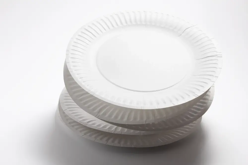 Should You Buy New Dishes or Paper Plates for Thanksgiving?